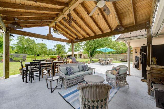 2465 Ryan Drive, Alvin, TX 77511