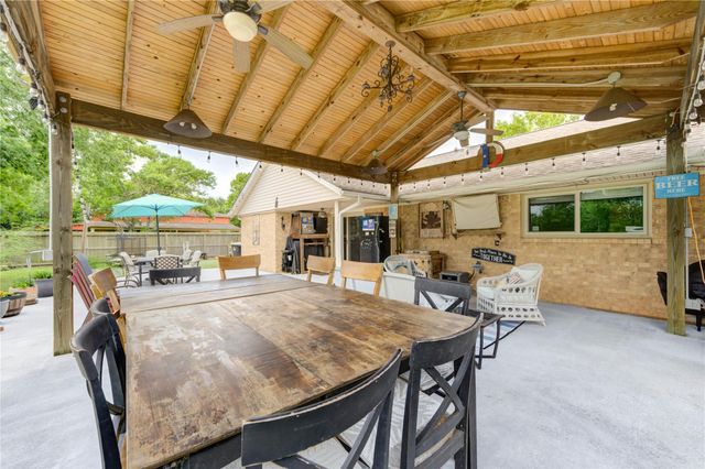 2465 Ryan Drive, Alvin, TX 77511