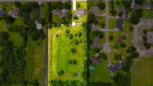 2465 Ryan Drive, Alvin, TX 77511