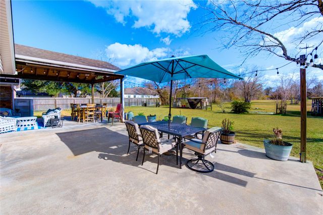 2465 Ryan Drive, Alvin, TX 77511