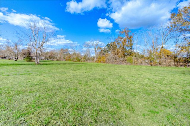 2465 Ryan Drive, Alvin, TX 77511