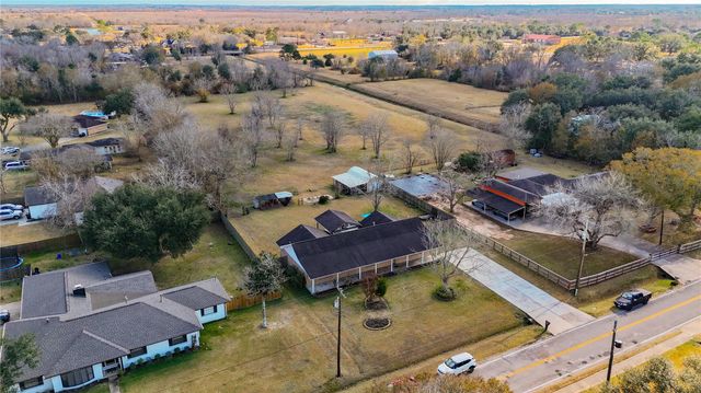 2465 Ryan Drive, Alvin, TX 77511