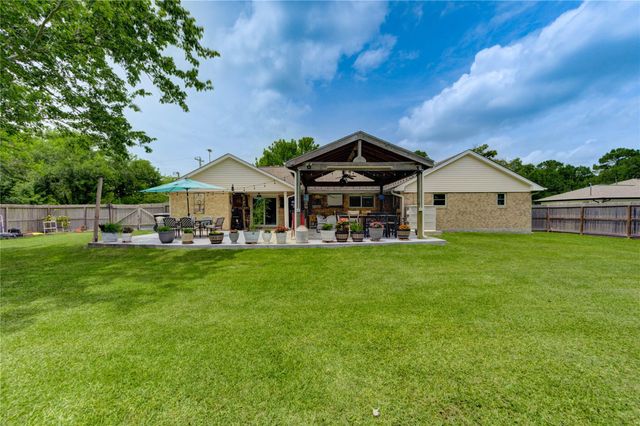 2465 Ryan Drive, Alvin, TX 77511