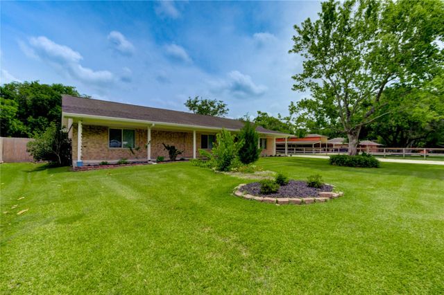 2465 Ryan Drive, Alvin, TX 77511