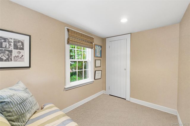 80 E Broadway, Roslyn, NY 11576