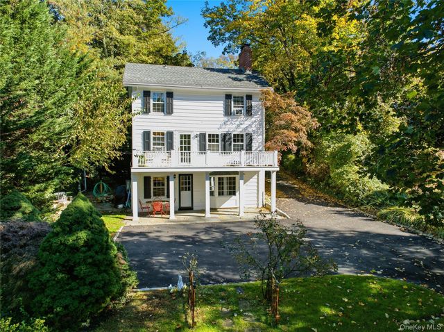 80 E Broadway, Roslyn, NY 11576