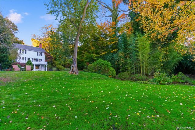 80 E Broadway, Roslyn, NY 11576