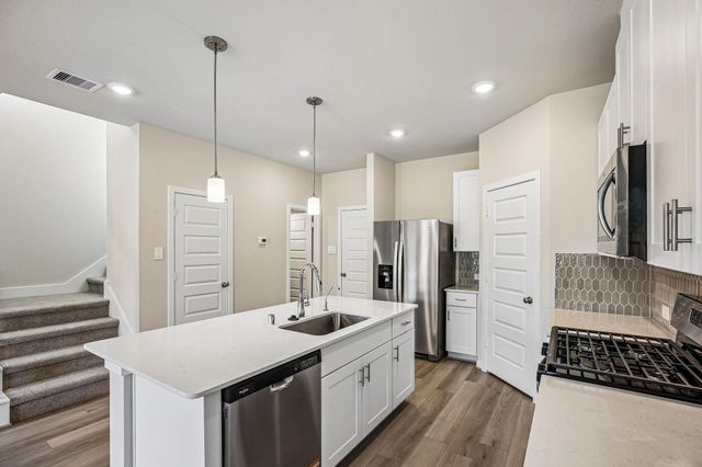 633 Sand Dollar Drive, Kemah, TX 77565