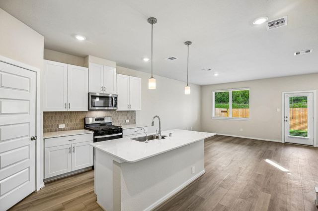 633 Sand Dollar Drive, Kemah, TX 77565