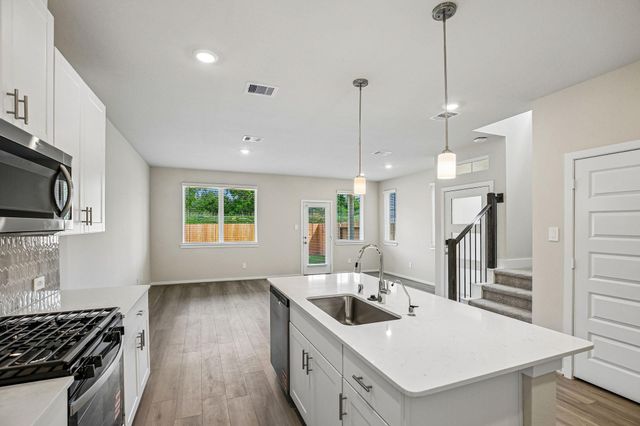 633 Sand Dollar Drive, Kemah, TX 77565