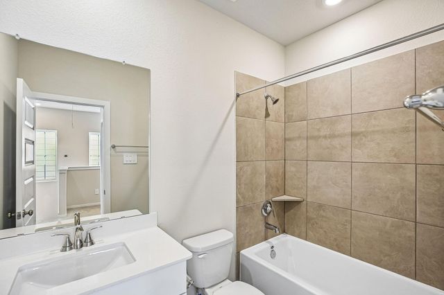 633 Sand Dollar Drive, Kemah, TX 77565