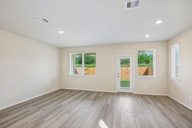 633 Sand Dollar Drive, Kemah, TX 77565
