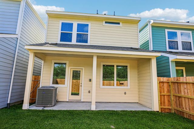 633 Sand Dollar Drive, Kemah, TX 77565