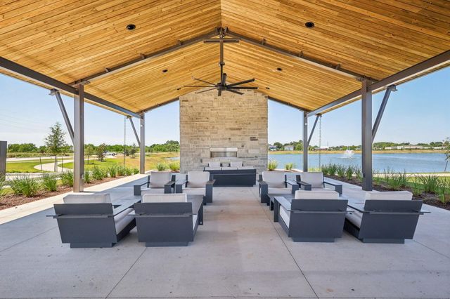 633 Sand Dollar Drive, Kemah, TX 77565