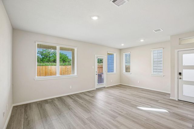 633 Sand Dollar Drive, Kemah, TX 77565