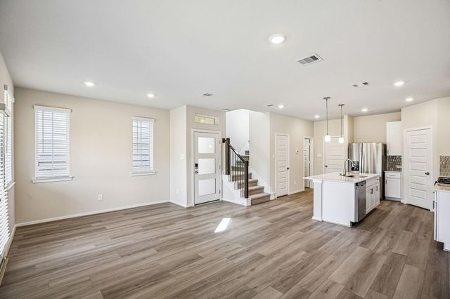 633 Sand Dollar Drive, Kemah, TX 77565