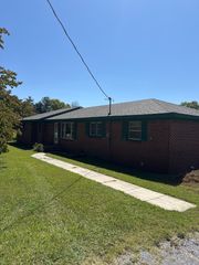 4137 Eastbrook Rd, Estill Springs, TN 37330