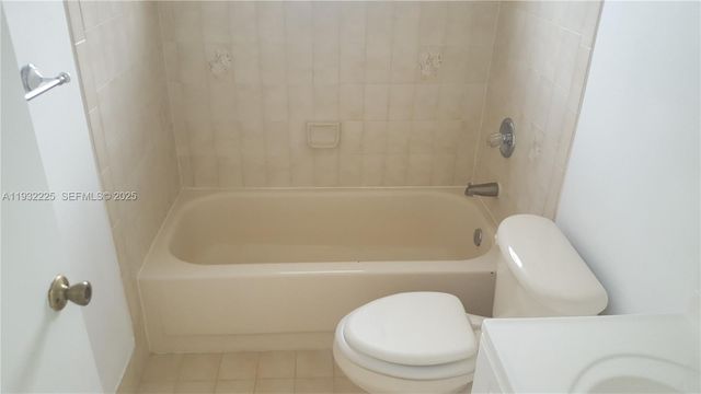 11860 SW 92nd Ln, Miami, FL 33186