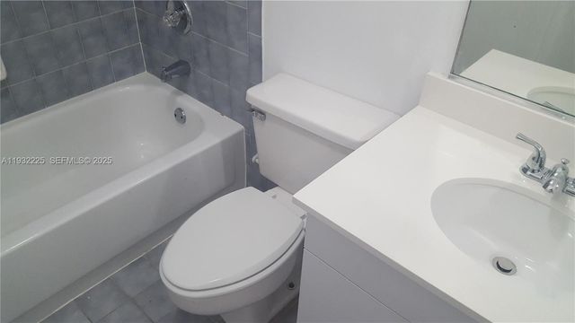 11860 SW 92nd Ln, Miami, FL 33186