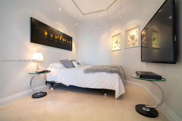 18101 Collins Ave 1101, Sunny Isles Beach, FL 33160