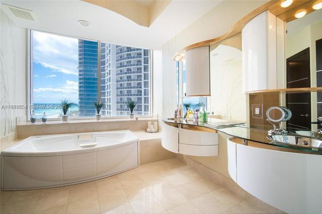 18101 Collins Ave 1101, Sunny Isles Beach, FL 33160