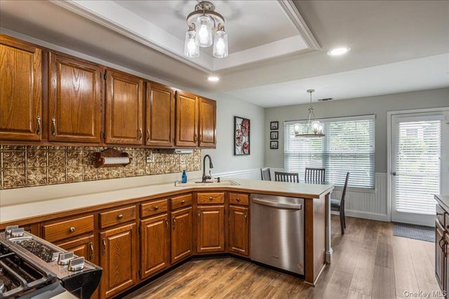 1 Huntington Court, Ridge, NY 11961
