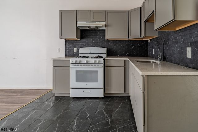 324 14Th Ave, Newark City, NJ 07103