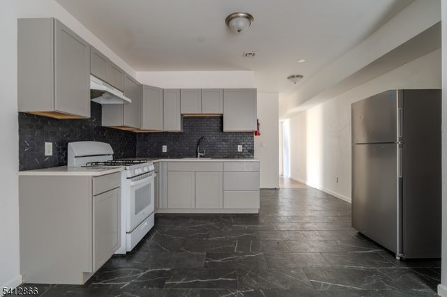 324 14Th Ave, Newark City, NJ 07103