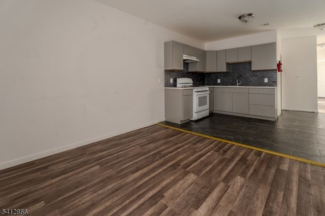 324 14Th Ave, Newark City, NJ 07103