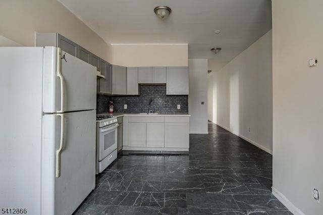 324 14Th Ave, Newark City, NJ 07103