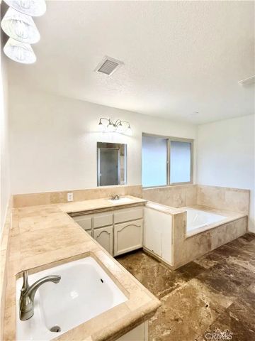 14840 Pamlico Road, Apple Valley, CA 92307