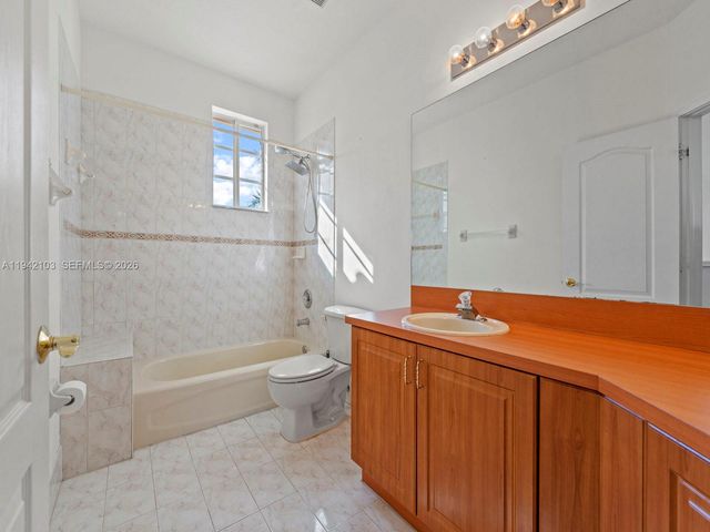 16421 SW 64th Ter, Miami, FL 33193