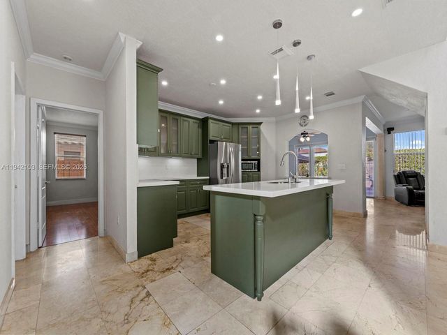 16421 SW 64th Ter, Miami, FL 33193