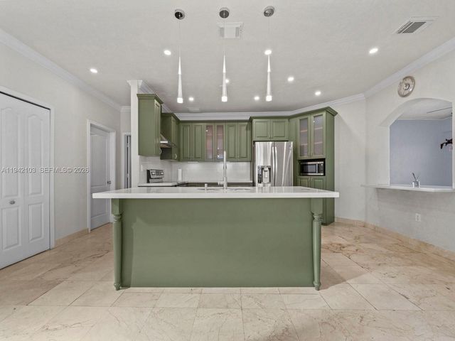 16421 SW 64th Ter, Miami, FL 33193