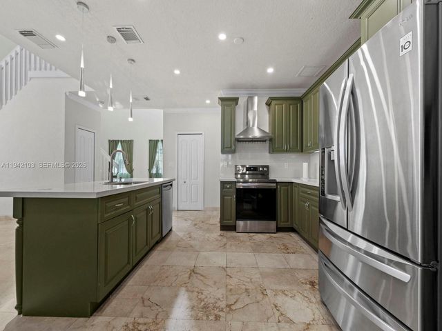 16421 SW 64th Ter, Miami, FL 33193