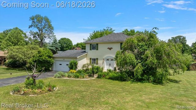 6339 Westwego Drive, Brighton, MI 48116