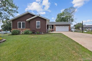 637 Oregon Trail Court, St Charles, MO 63304