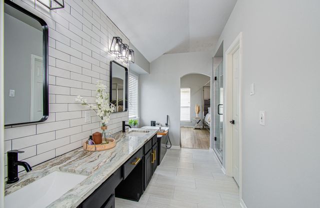 2226 Laurel Forest Way, Houston, TX 77014