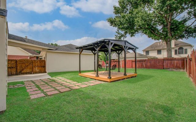 2226 Laurel Forest Way, Houston, TX 77014