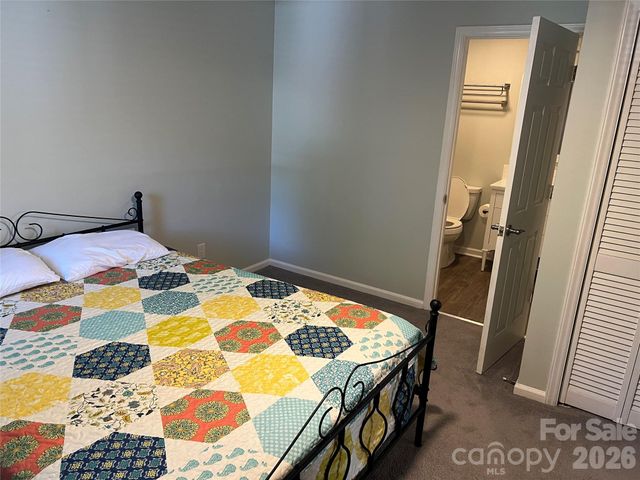 610 Britton Creek Drive, Hendersonville, NC 28791