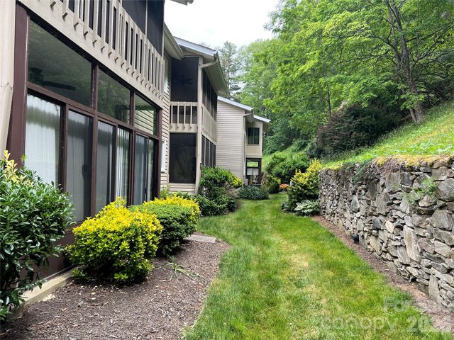 610 Britton Creek Drive, Hendersonville, NC 28791