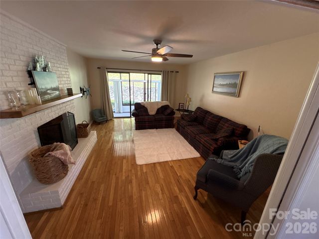 610 Britton Creek Drive, Hendersonville, NC 28791