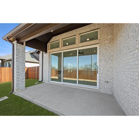 8716 Heartland Drive, Fort Worth, TX 76123