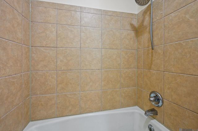 525 Hexham Rd, Baton Rouge, LA 70819