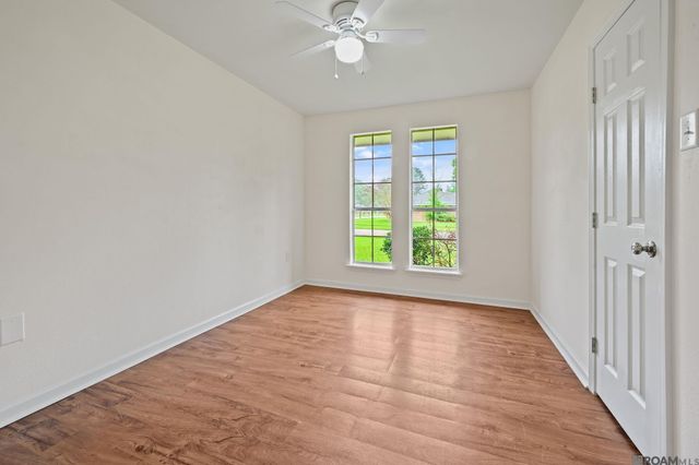 525 Hexham Rd, Baton Rouge, LA 70819