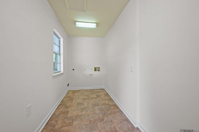 525 Hexham Rd, Baton Rouge, LA 70819