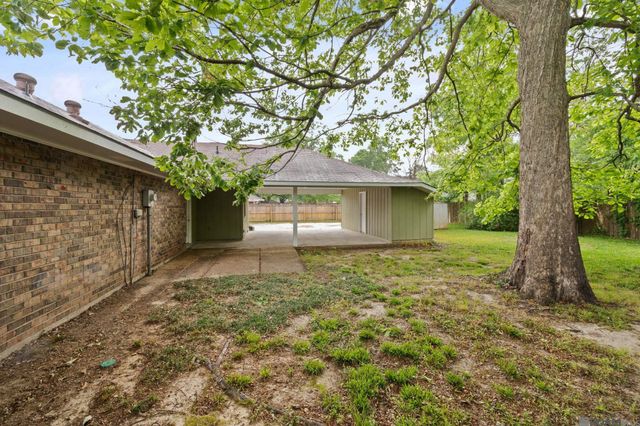 525 Hexham Rd, Baton Rouge, LA 70819