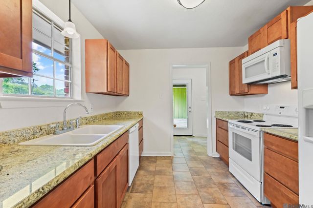 525 Hexham Rd, Baton Rouge, LA 70819