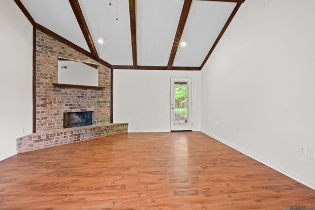 525 Hexham Rd, Baton Rouge, LA 70819