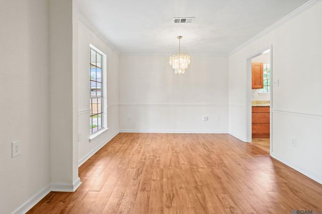 525 Hexham Rd, Baton Rouge, LA 70819